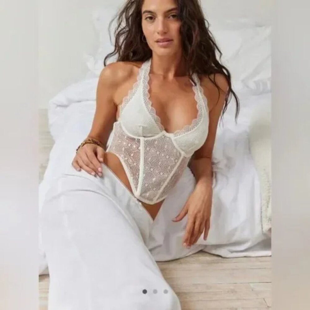 NWOT Out From Under Weekend In Marrakesh Halter Lace Ivory Corset, Small
